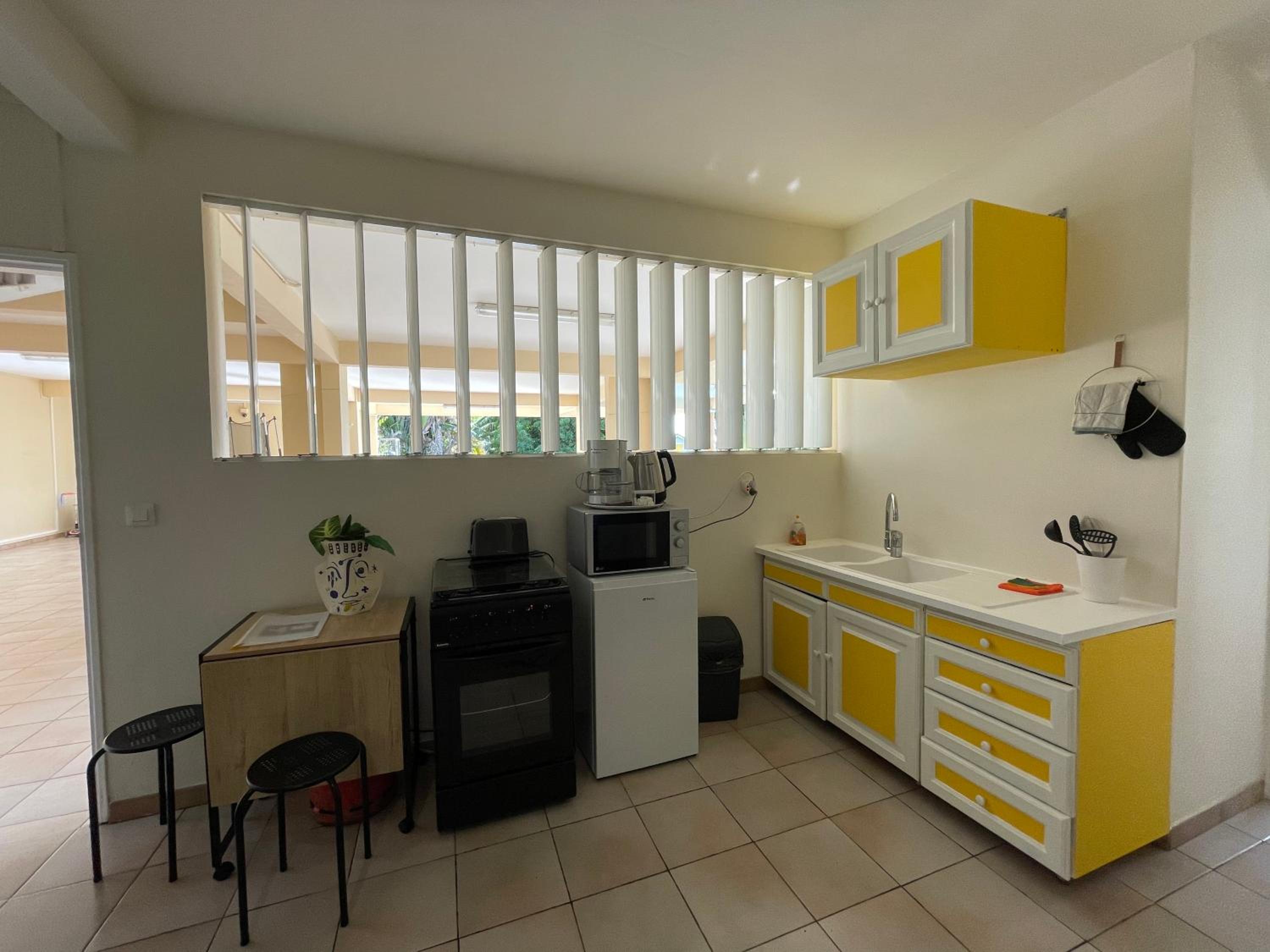 Studio Rez de villa avec piscine