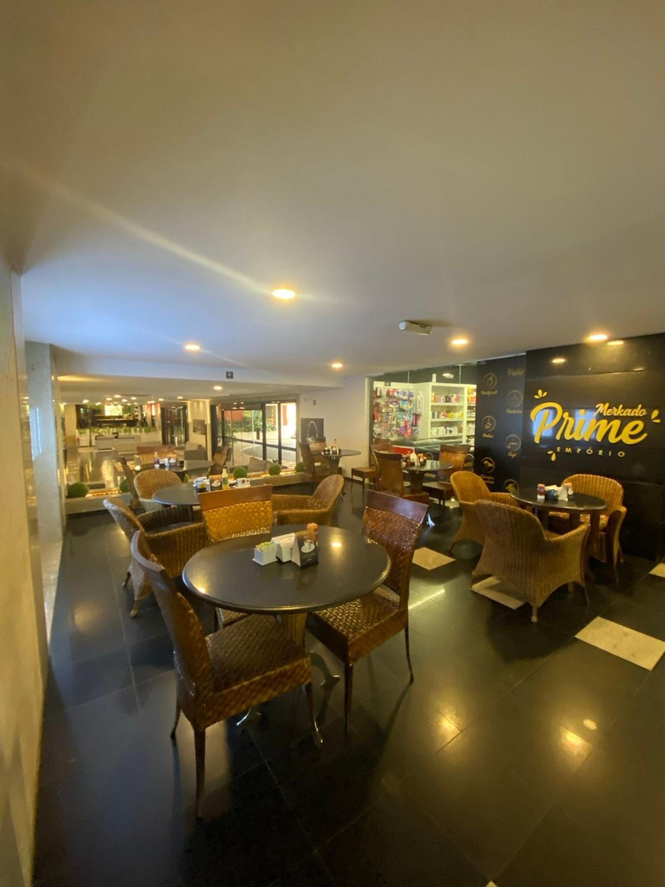 Complete flat in the center of Brasilia.