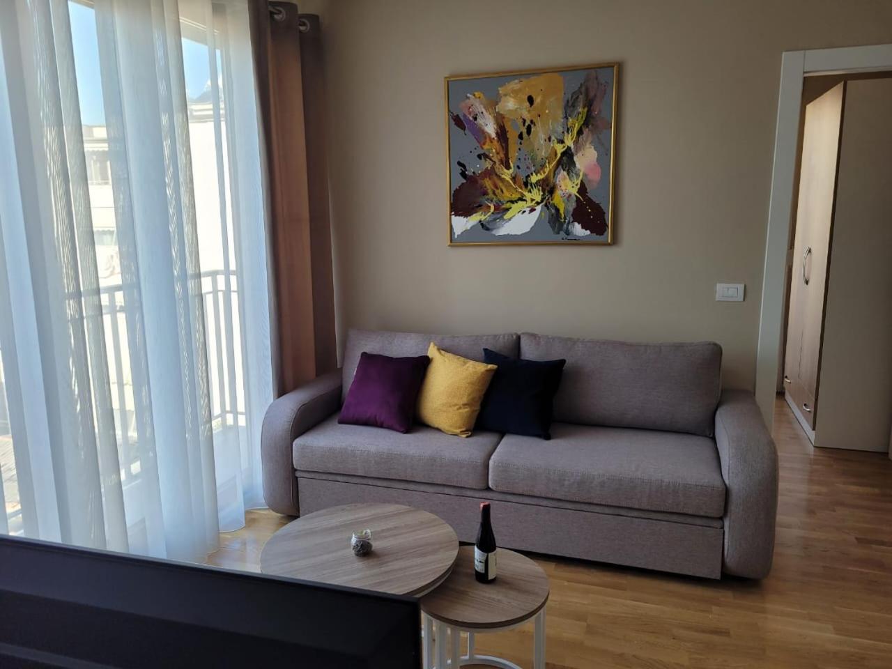 Sui' Apartment