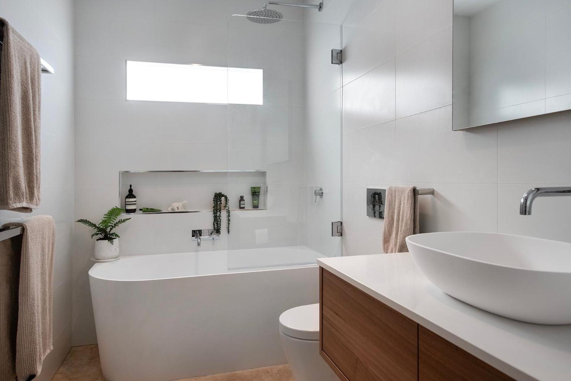 Pembroke - modern comforts and scenic views