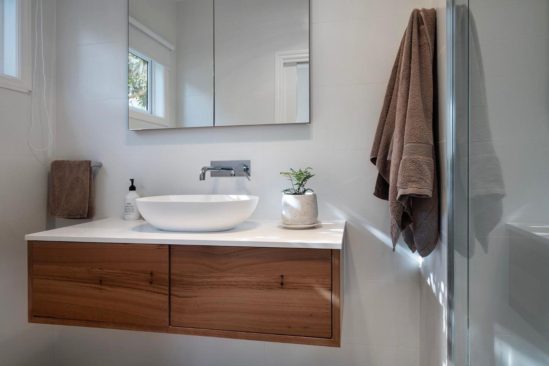 Pembroke - modern comforts and scenic views