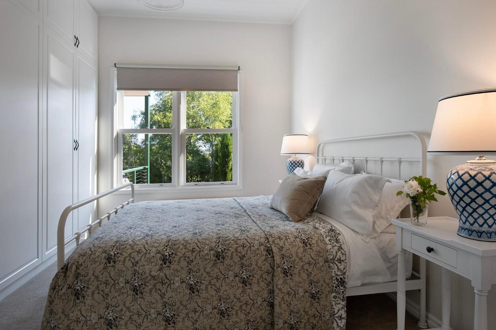 Pembroke - modern comforts and scenic views
