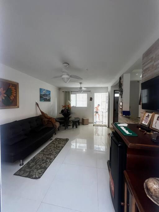 Casa frente pro mar em Praia Grande