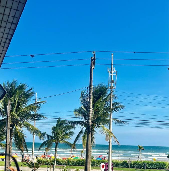 Casa frente pro mar em Praia Grande