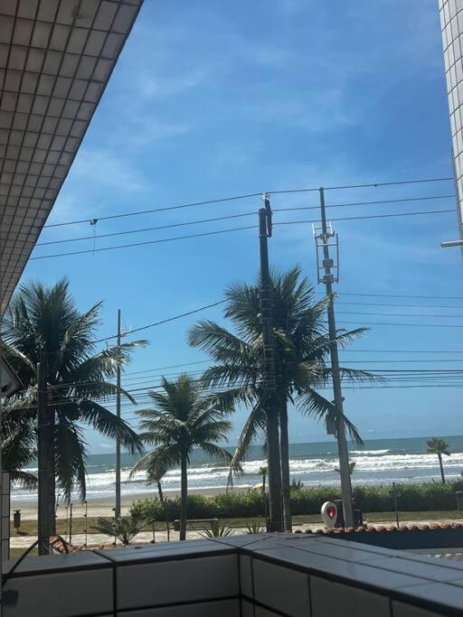 Casa frente pro mar em Praia Grande
