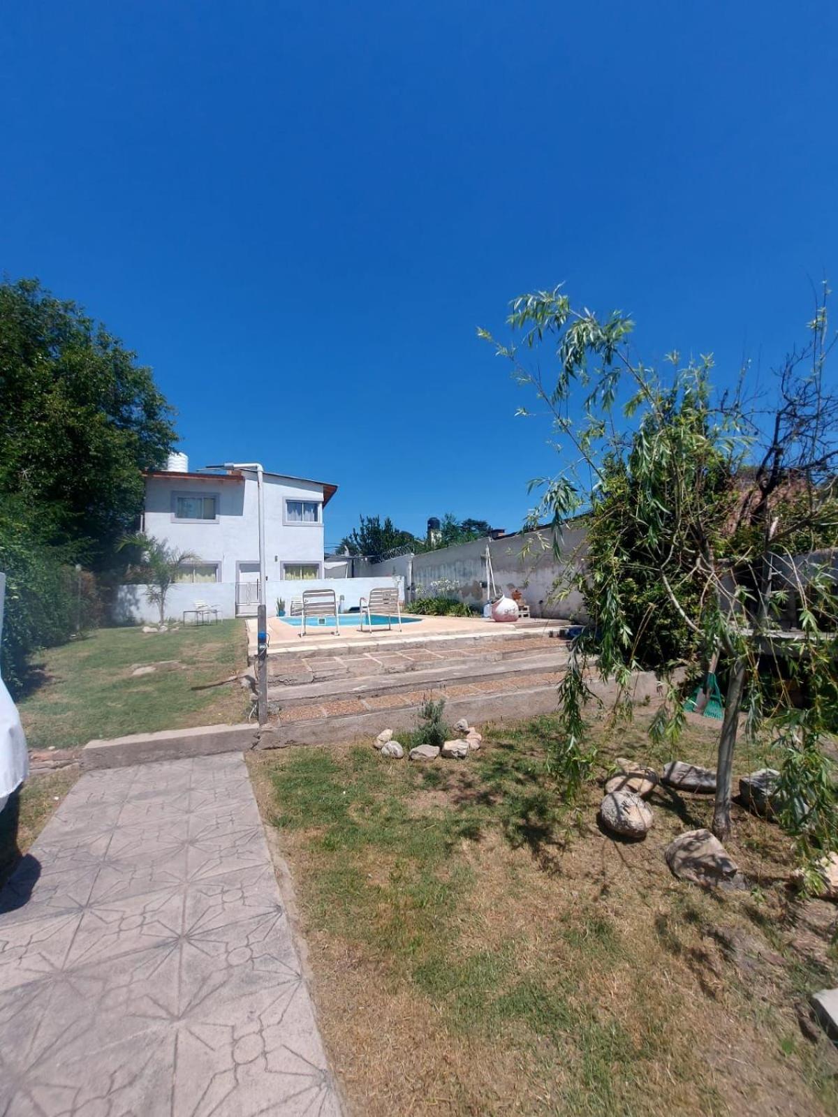 Casa c/pileta Santa María