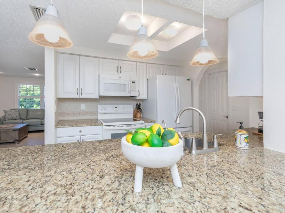 Alligator Escape - Heated pool haven just minutes from Venice beaches view 4