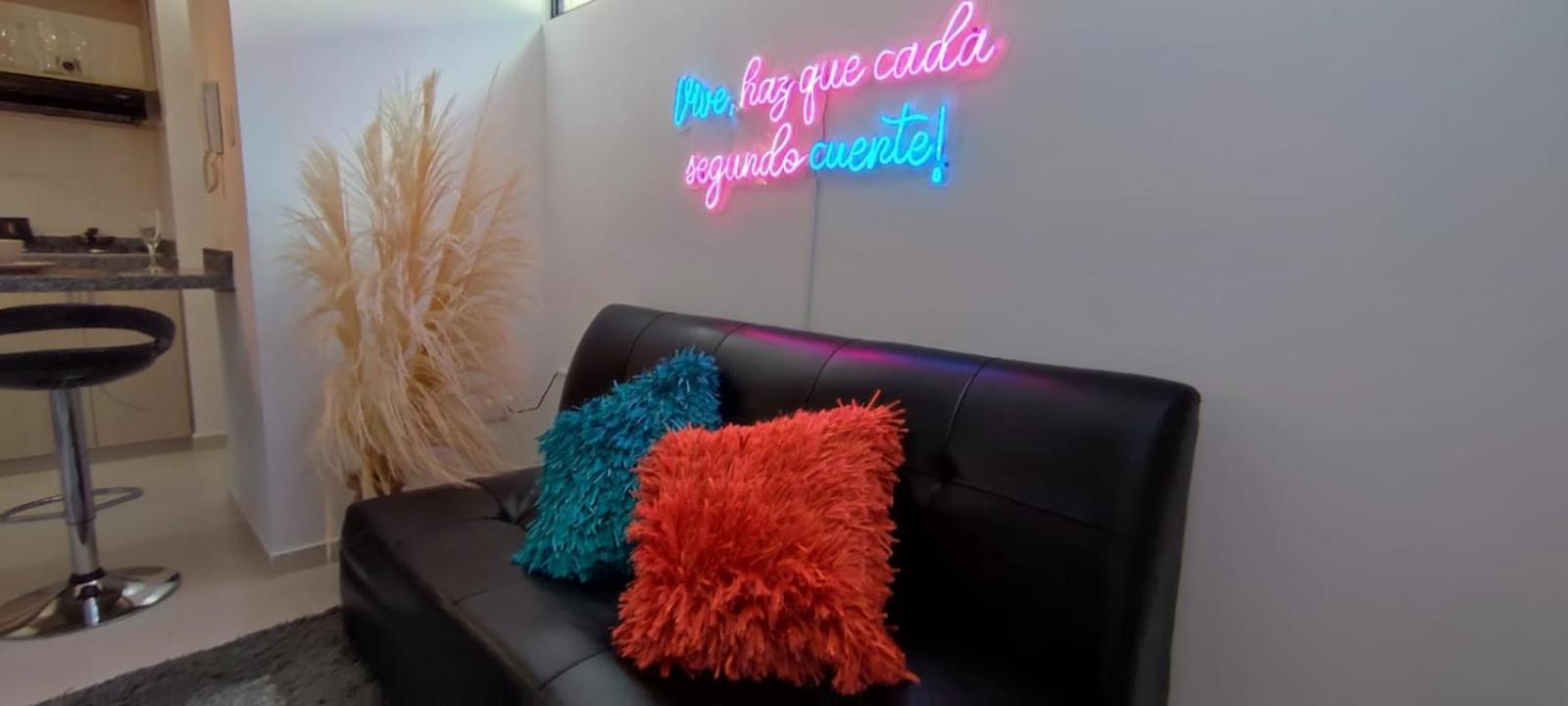 Loft compacto con parqueadero y zona de trabajo