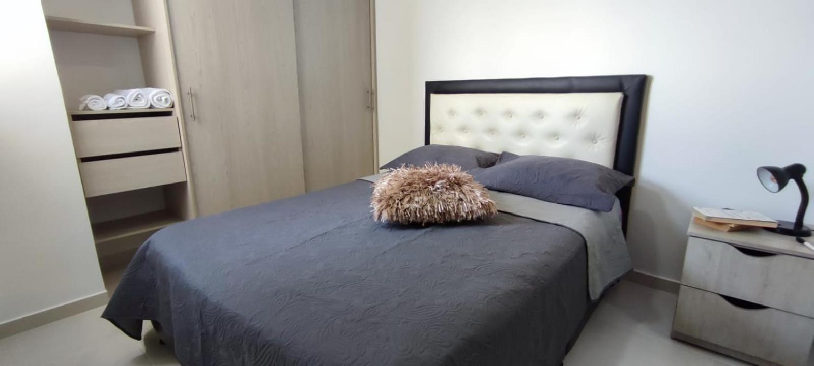 Loft compacto con parqueadero y zona de trabajo