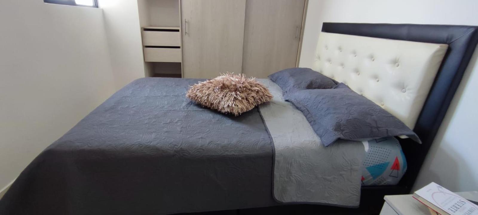 Loft compacto con parqueadero y zona de trabajo