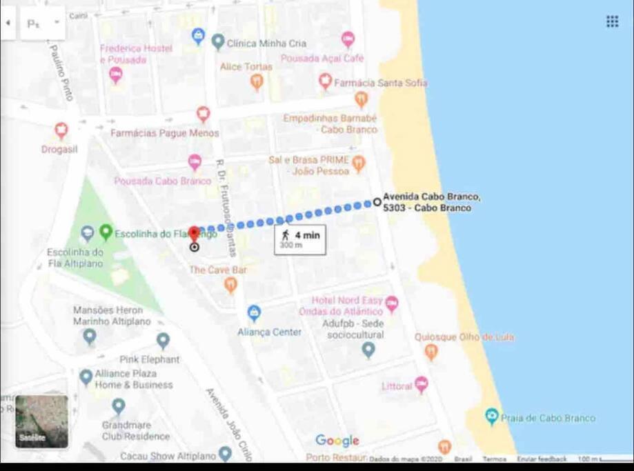 Ótimo apartamento de 2 quartos a 300m da praia