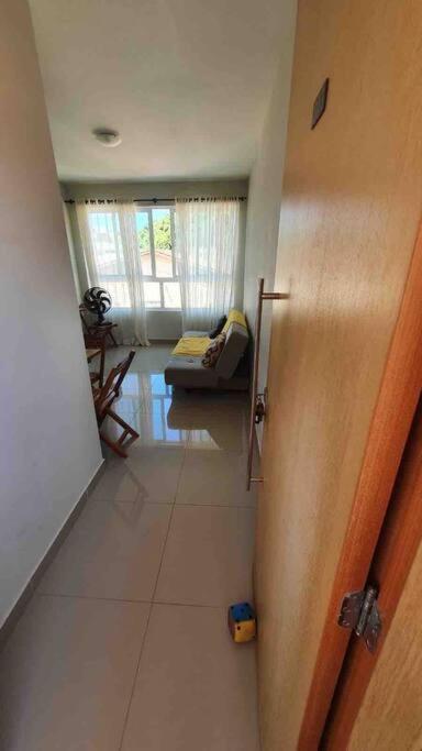 Ótimo apartamento de 2 quartos a 300m da praia