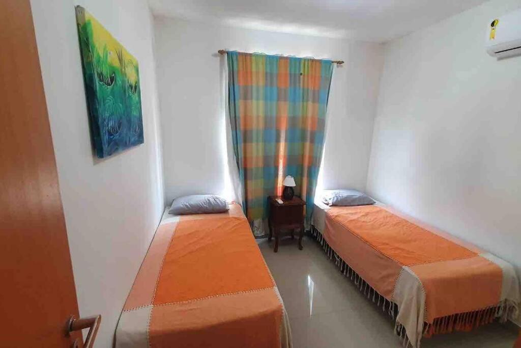 Ótimo apartamento de 2 quartos a 300m da praia