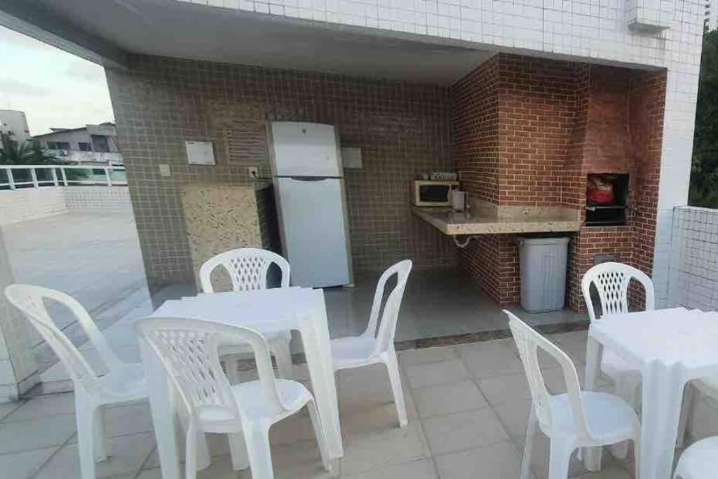 Ótimo apartamento de 2 quartos a 300m da praia
