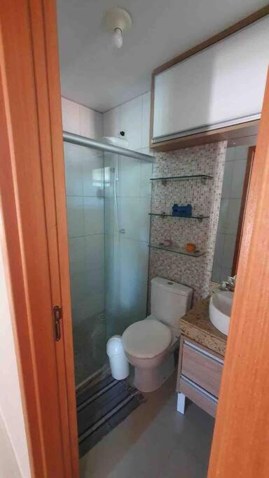 Ótimo apartamento de 2 quartos a 300m da praia