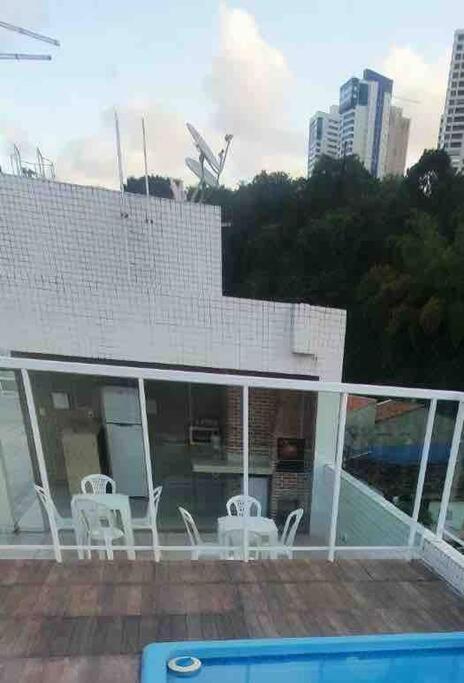 Ótimo apartamento de 2 quartos a 300m da praia