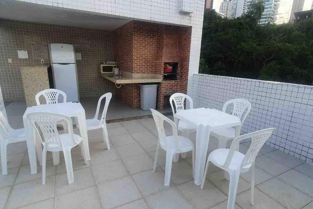 Ótimo apartamento de 2 quartos a 300m da praia