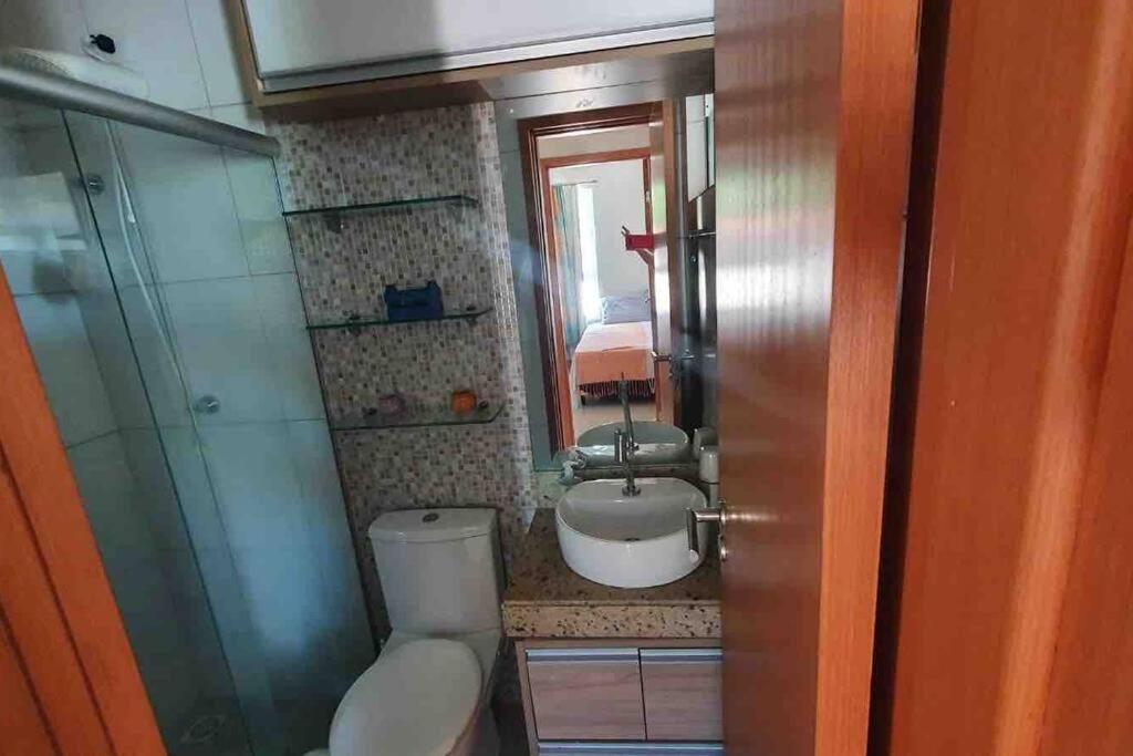 Ótimo apartamento de 2 quartos a 300m da praia