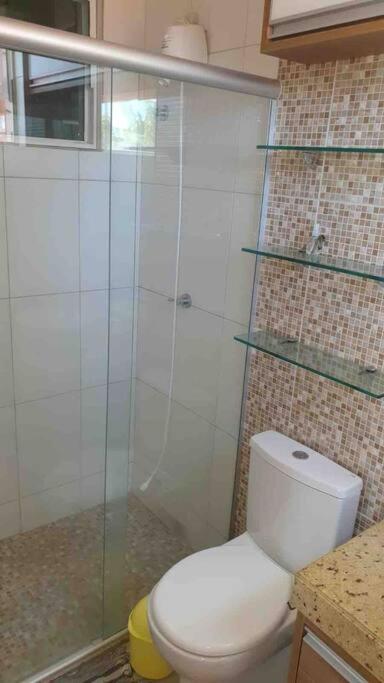 Ótimo apartamento de 2 quartos a 300m da praia