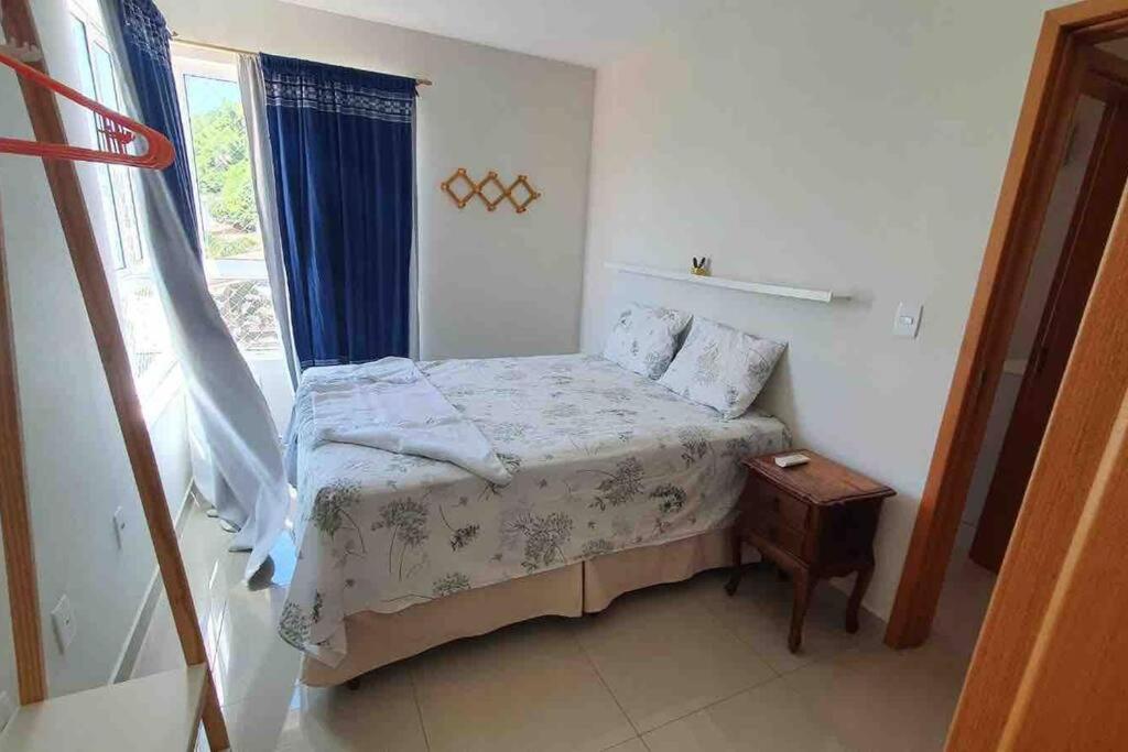 Ótimo apartamento de 2 quartos a 300m da praia