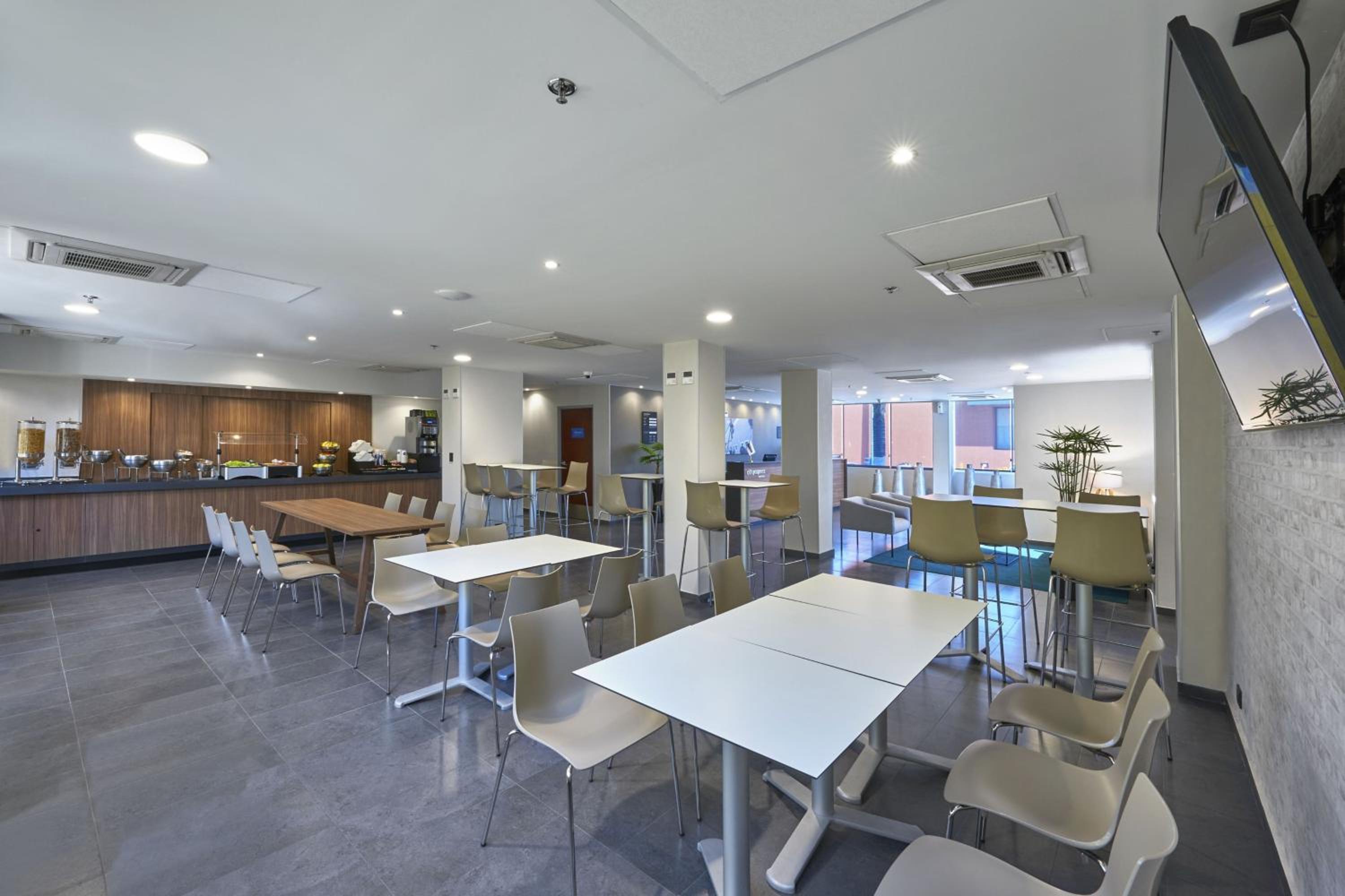 Torreon Vacations - City Express by Marriott Torreon - Property Image 3