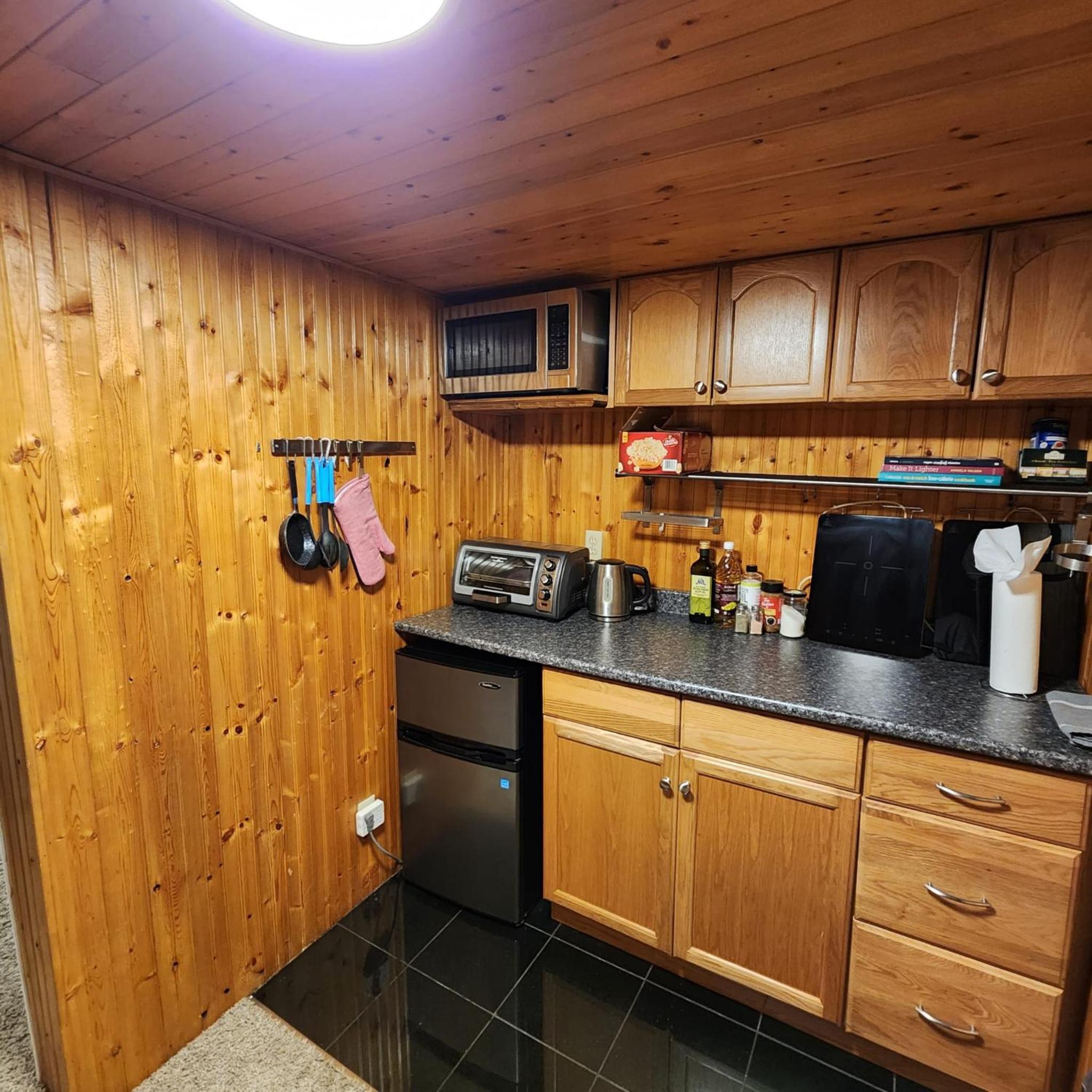 Kitchener Vacations - The Weber Suite - Property Image 3