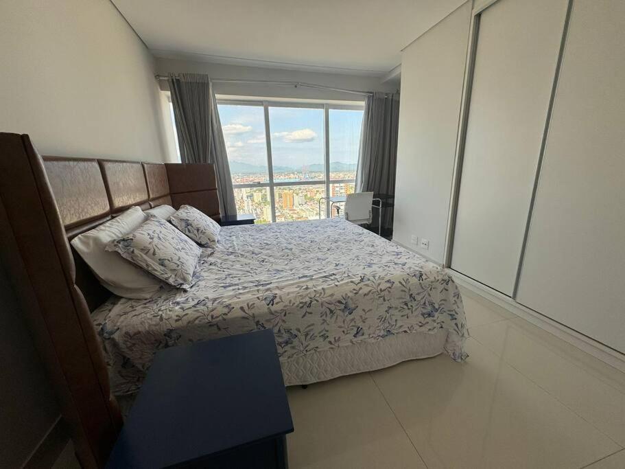 Apartamento 01 quadra da praia - LUXO Praiamar Residence