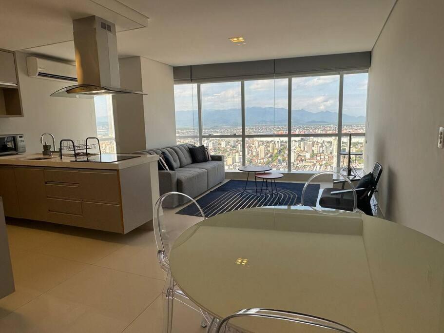Apartamento 01 quadra da praia - LUXO Praiamar Residence