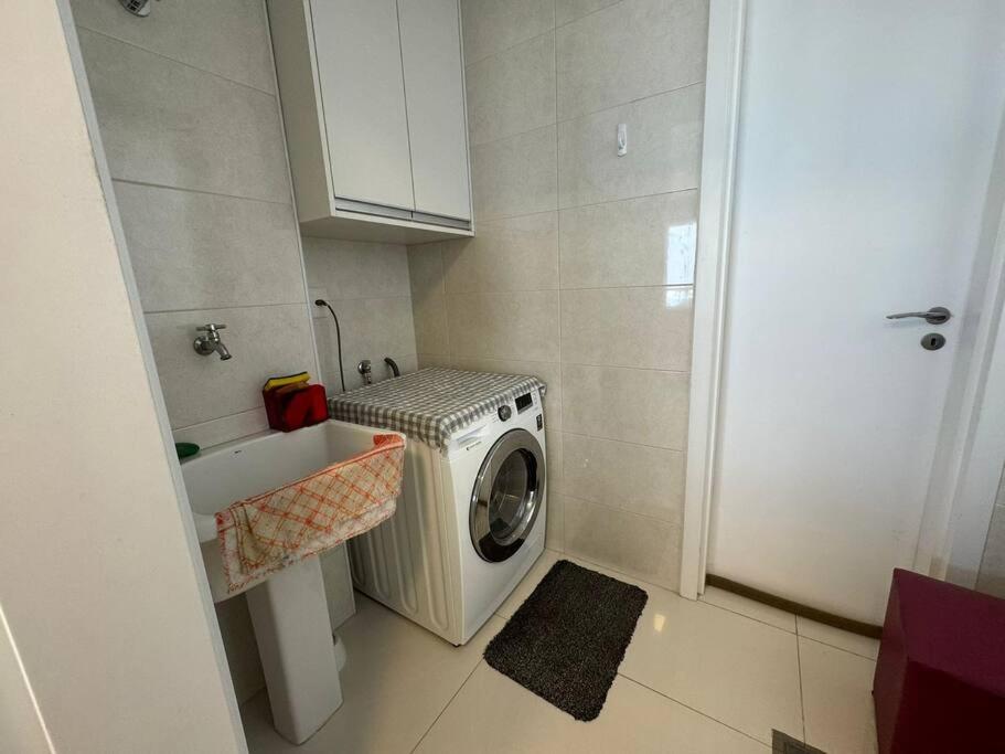 Apartamento 01 quadra da praia - LUXO Praiamar Residence