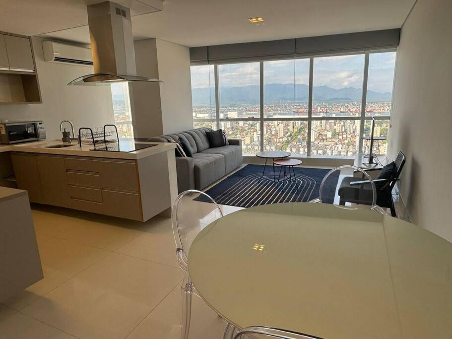 Apartamento 01 quadra da praia - LUXO Praiamar Residence