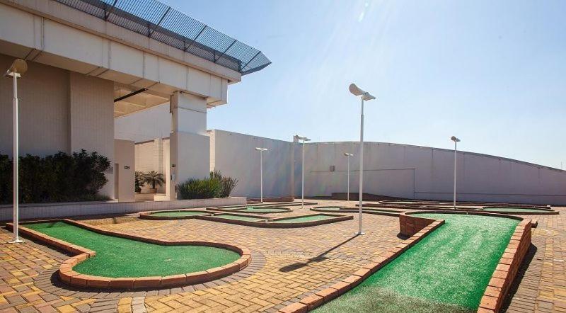 Apartamento 01 quadra da praia - LUXO Praiamar Residence