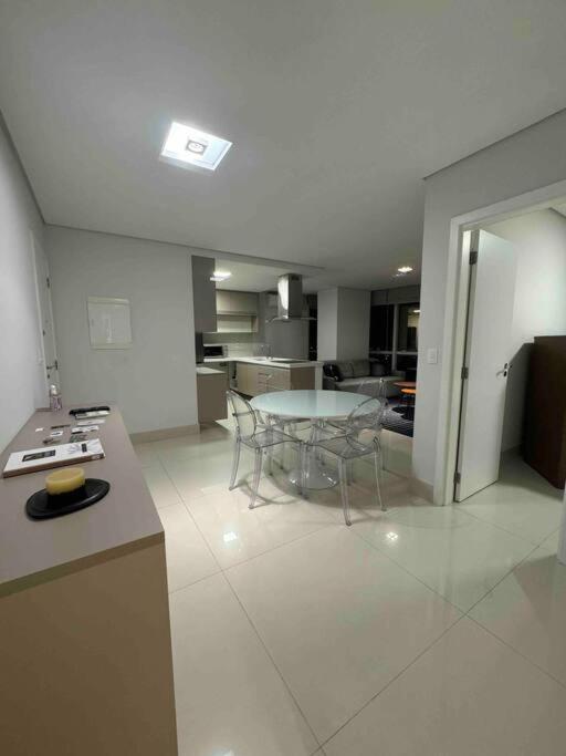 Apartamento 01 quadra da praia - LUXO Praiamar Residence