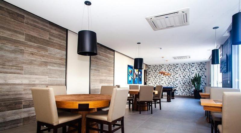 Apartamento 01 quadra da praia - LUXO Praiamar Residence