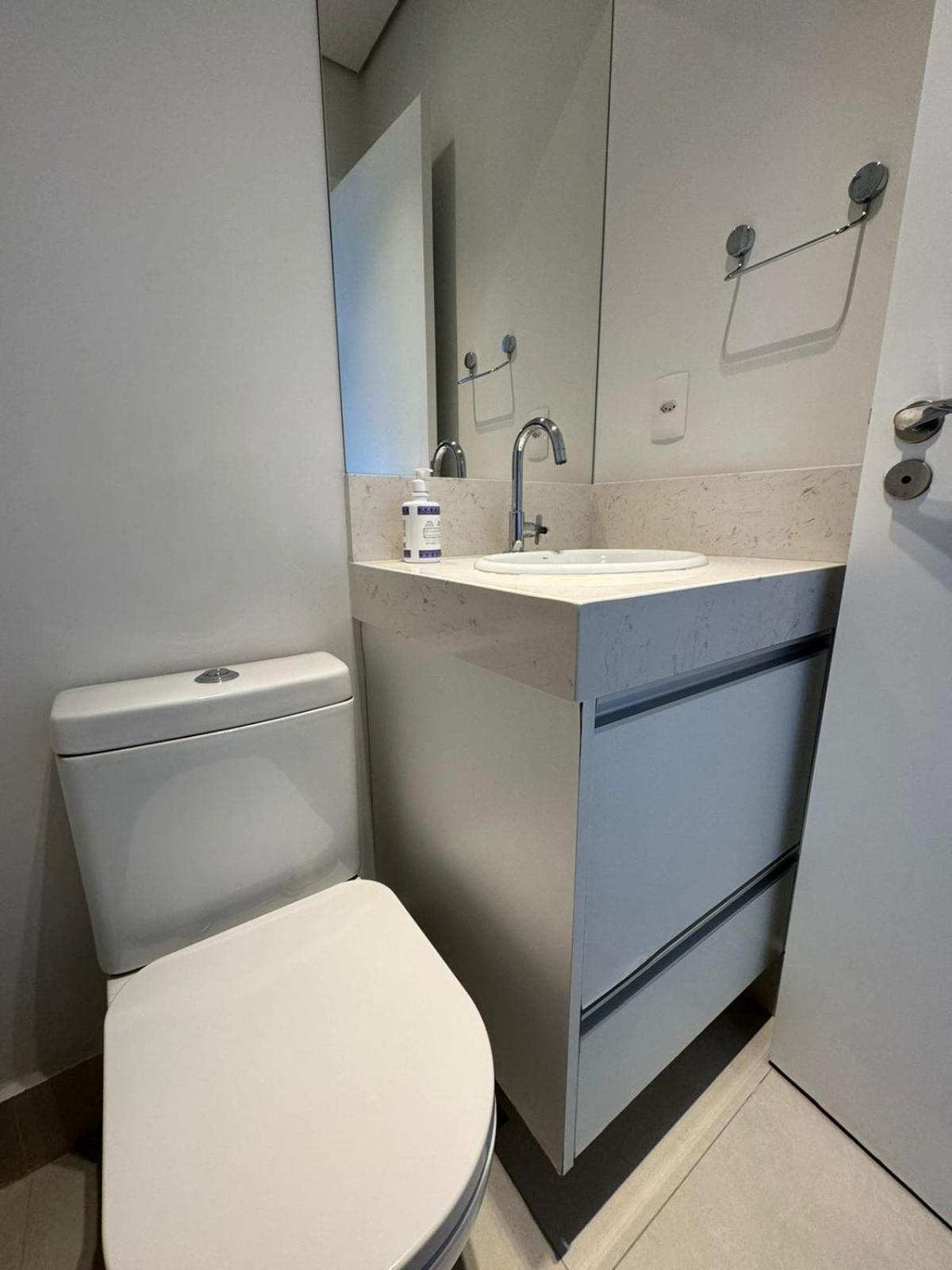 Apartamento 01 quadra da praia - LUXO Praiamar Residence
