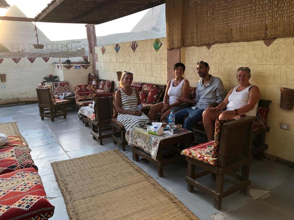 Pyramids Lounge Guest House