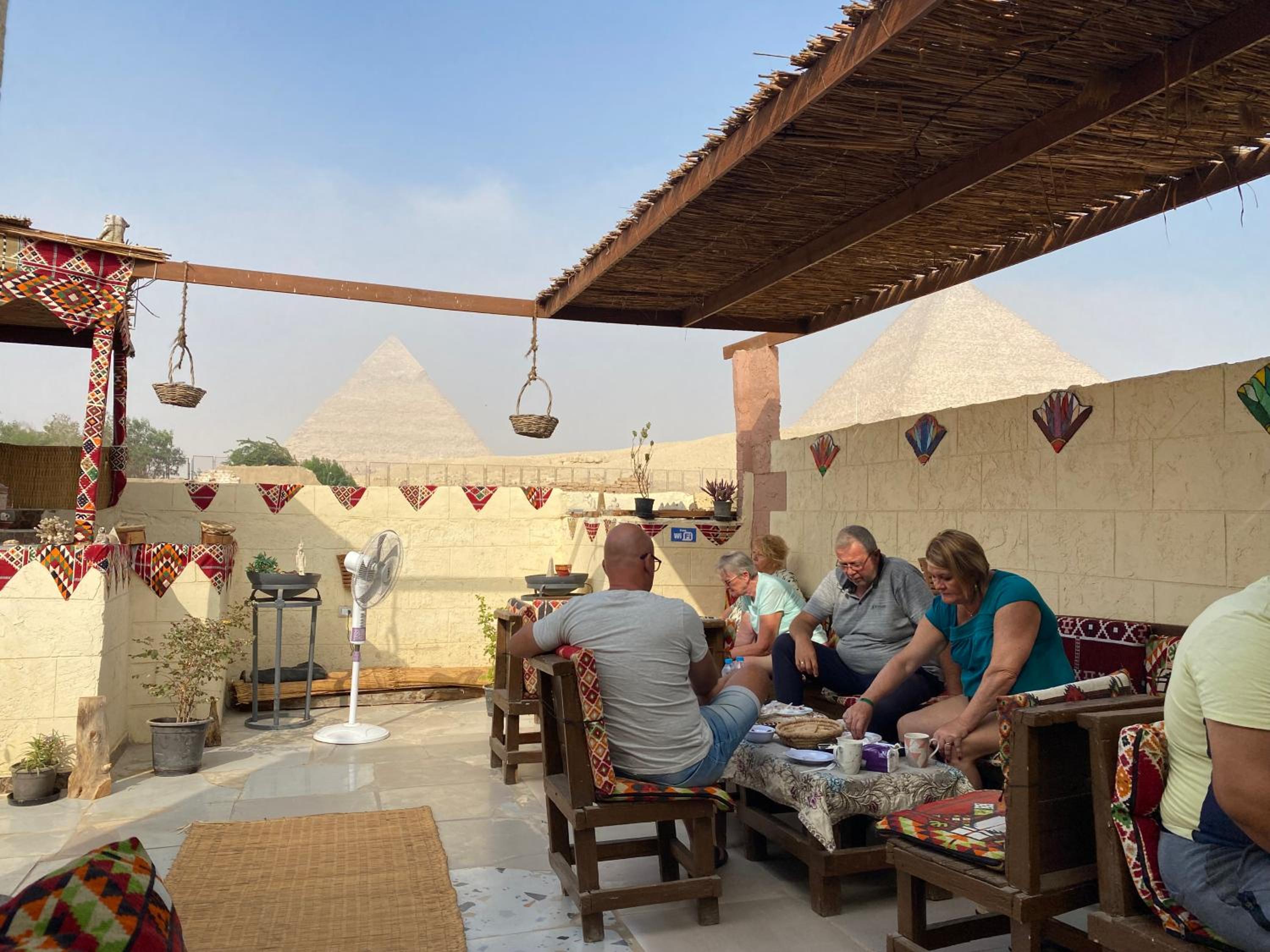 Pyramids Lounge Guest House
