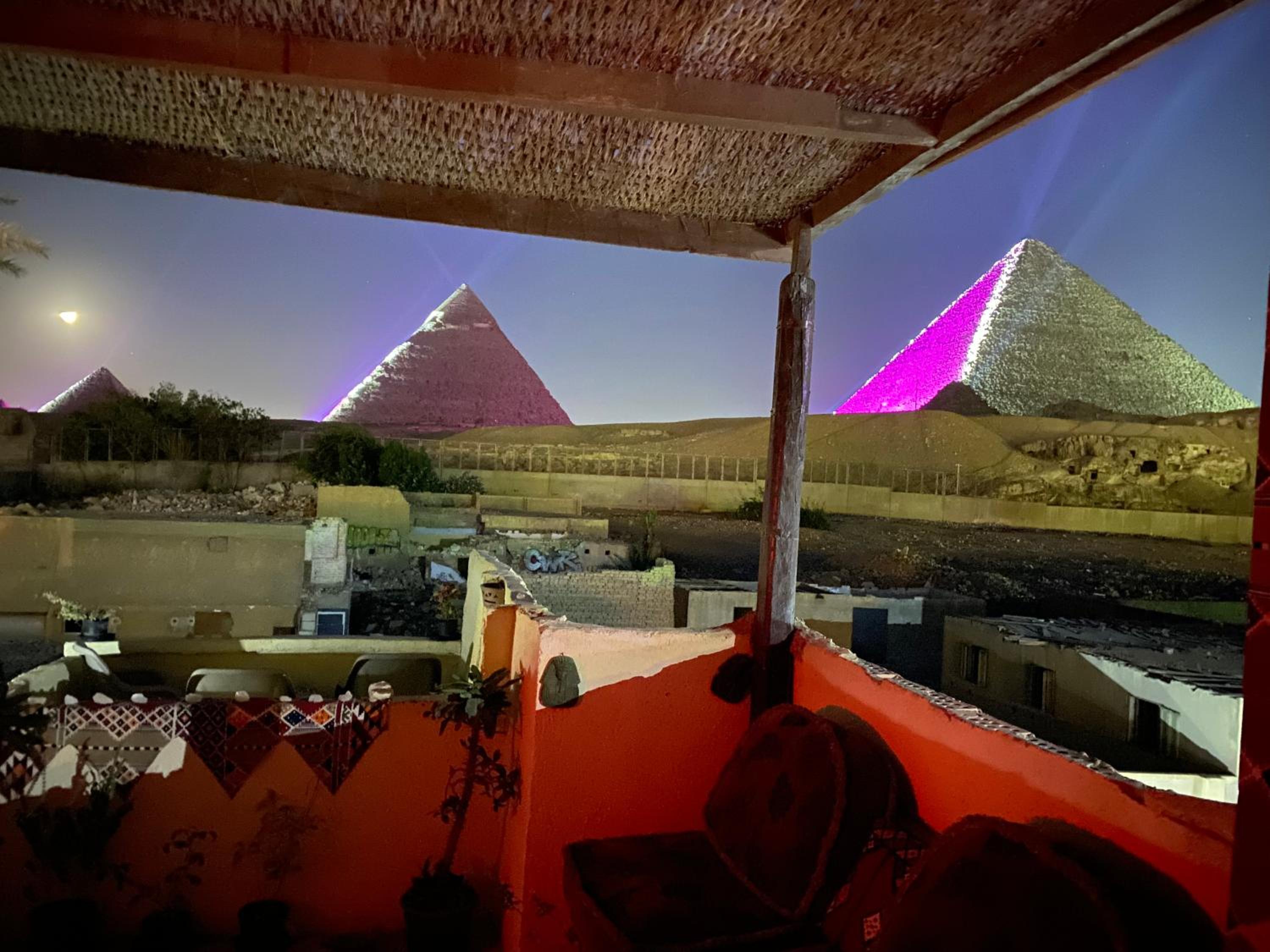 Pyramids Lounge Guest House