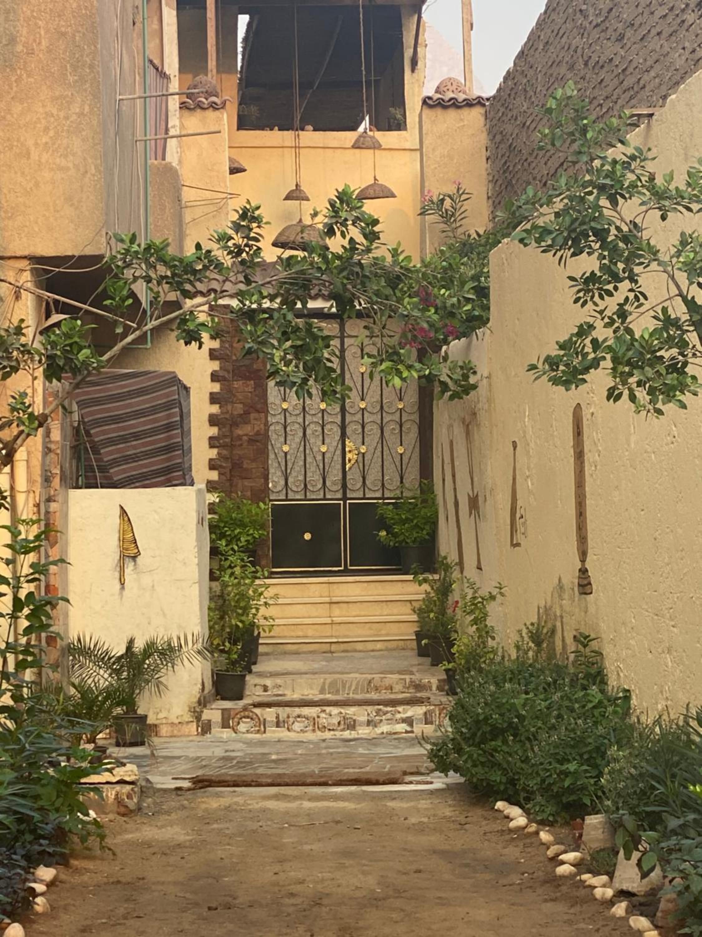 Pyramids Lounge Guest House