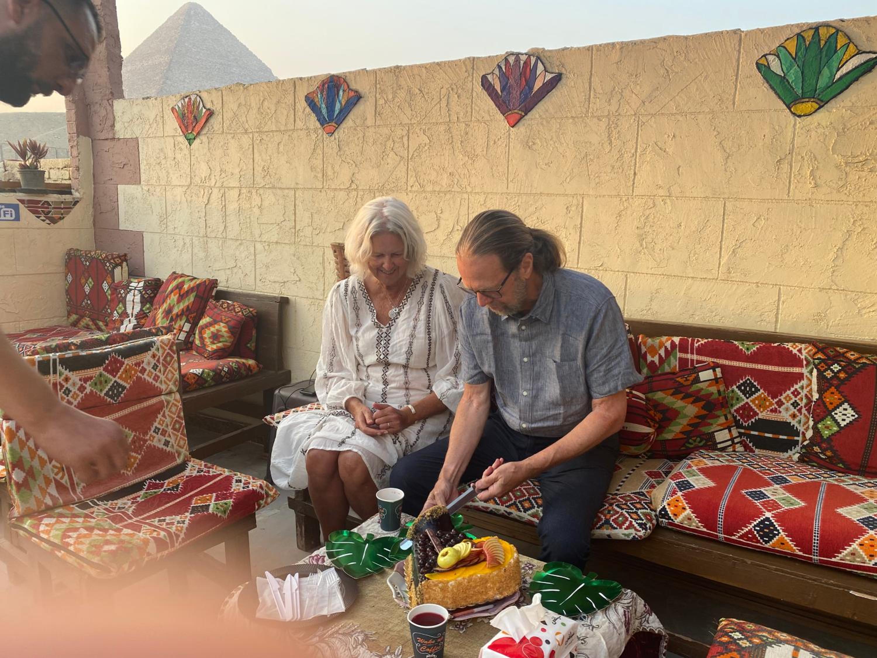 Pyramids Lounge Guest House