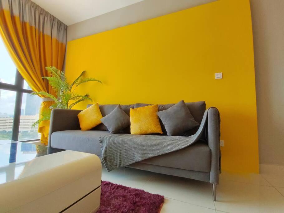 Southkey Mosaic 3BR, 1-7Pax Mid Valley View