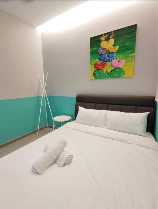 Southkey Mosaic 3BR, 1-7Pax Mid Valley View
