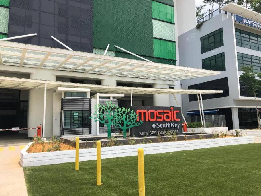 Southkey Mosaic 3BR, 1-7Pax Mid Valley View
