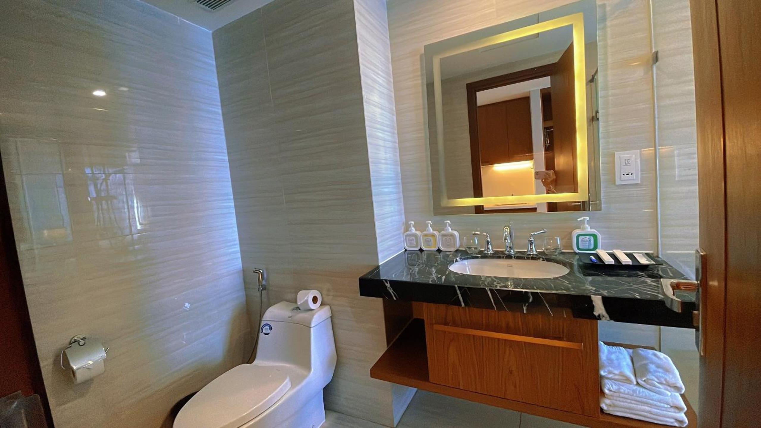 Panorama Ocean View Luxury Apartment Nha Trang view 5