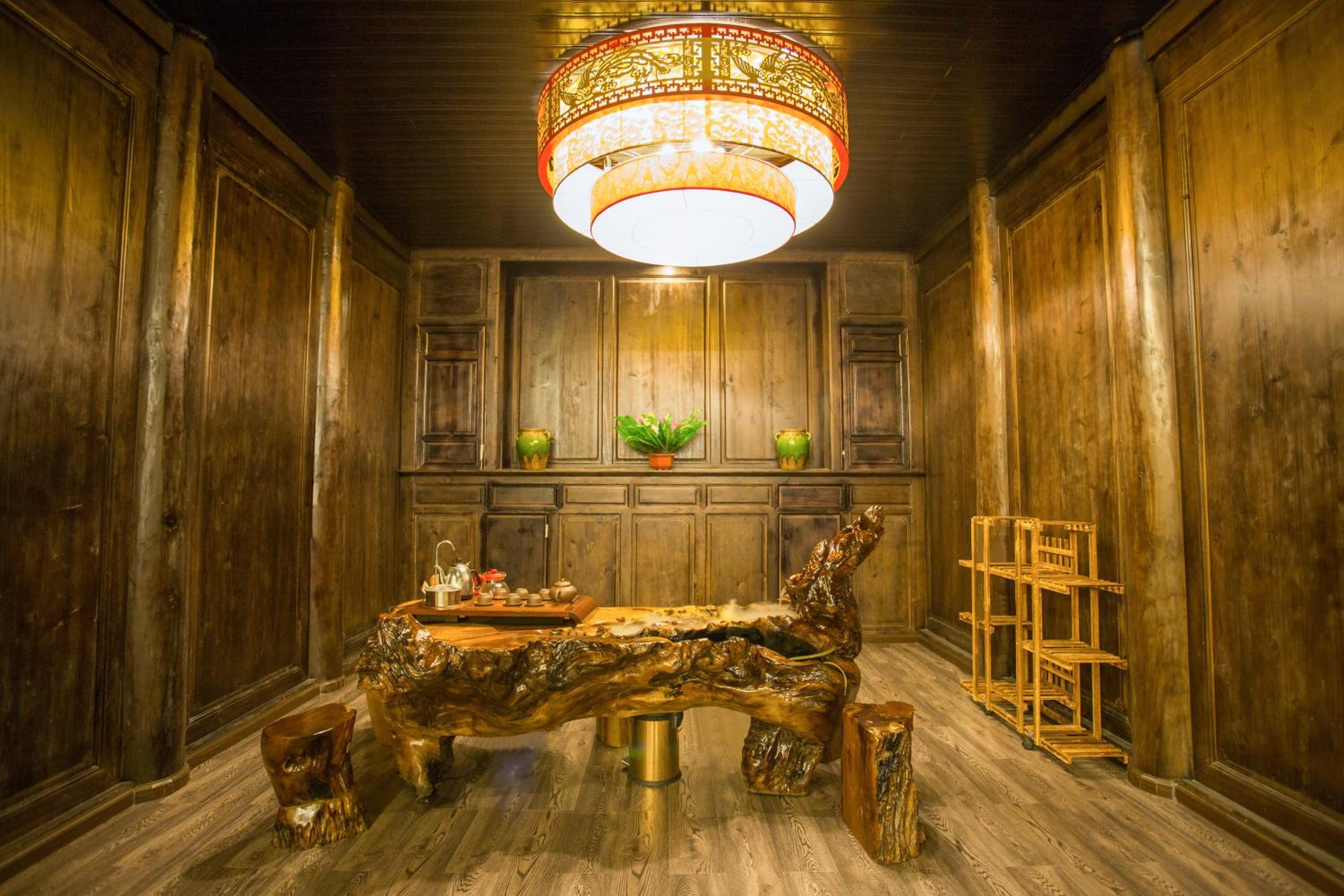 Tengchong Old Town Peace Inn