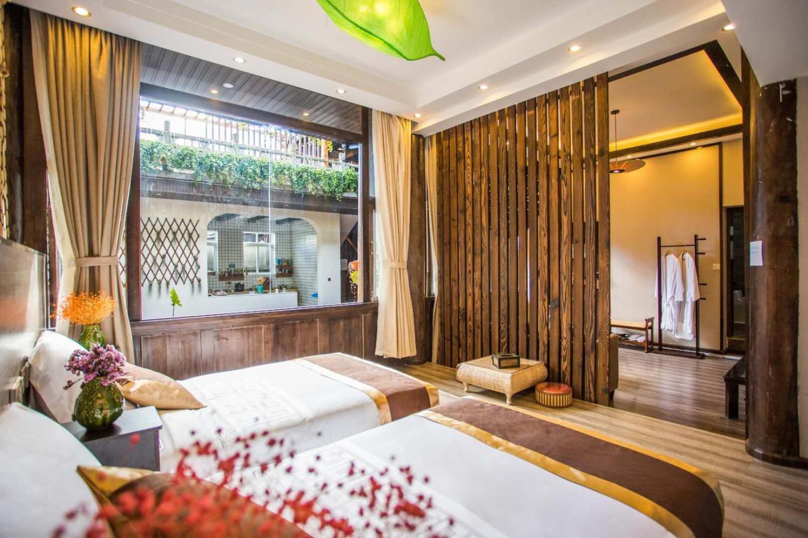 Tengchong Old Town Peace Inn