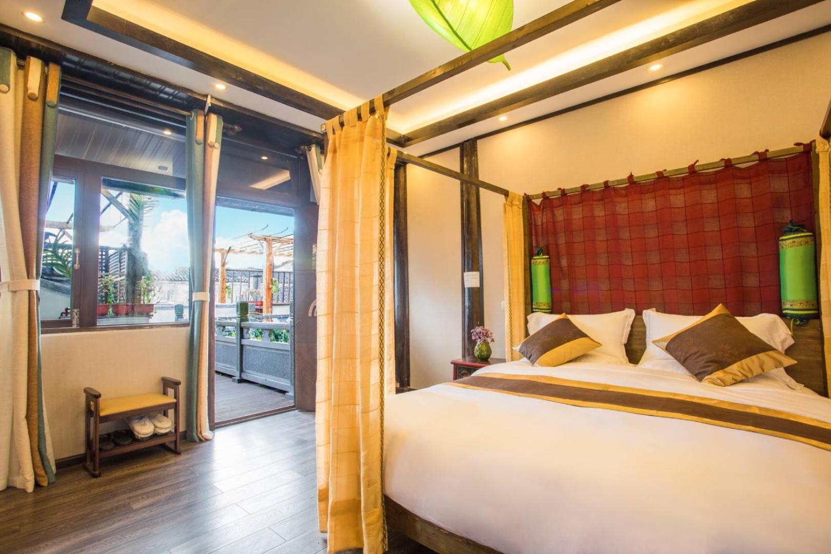 Tengchong Old Town Peace Inn