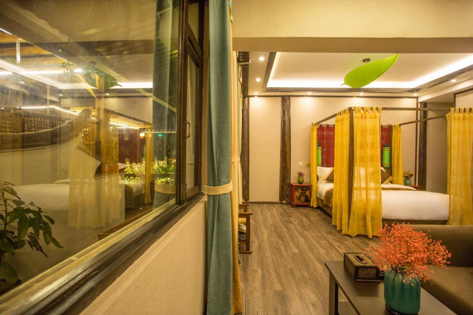 Tengchong Old Town Peace Inn
