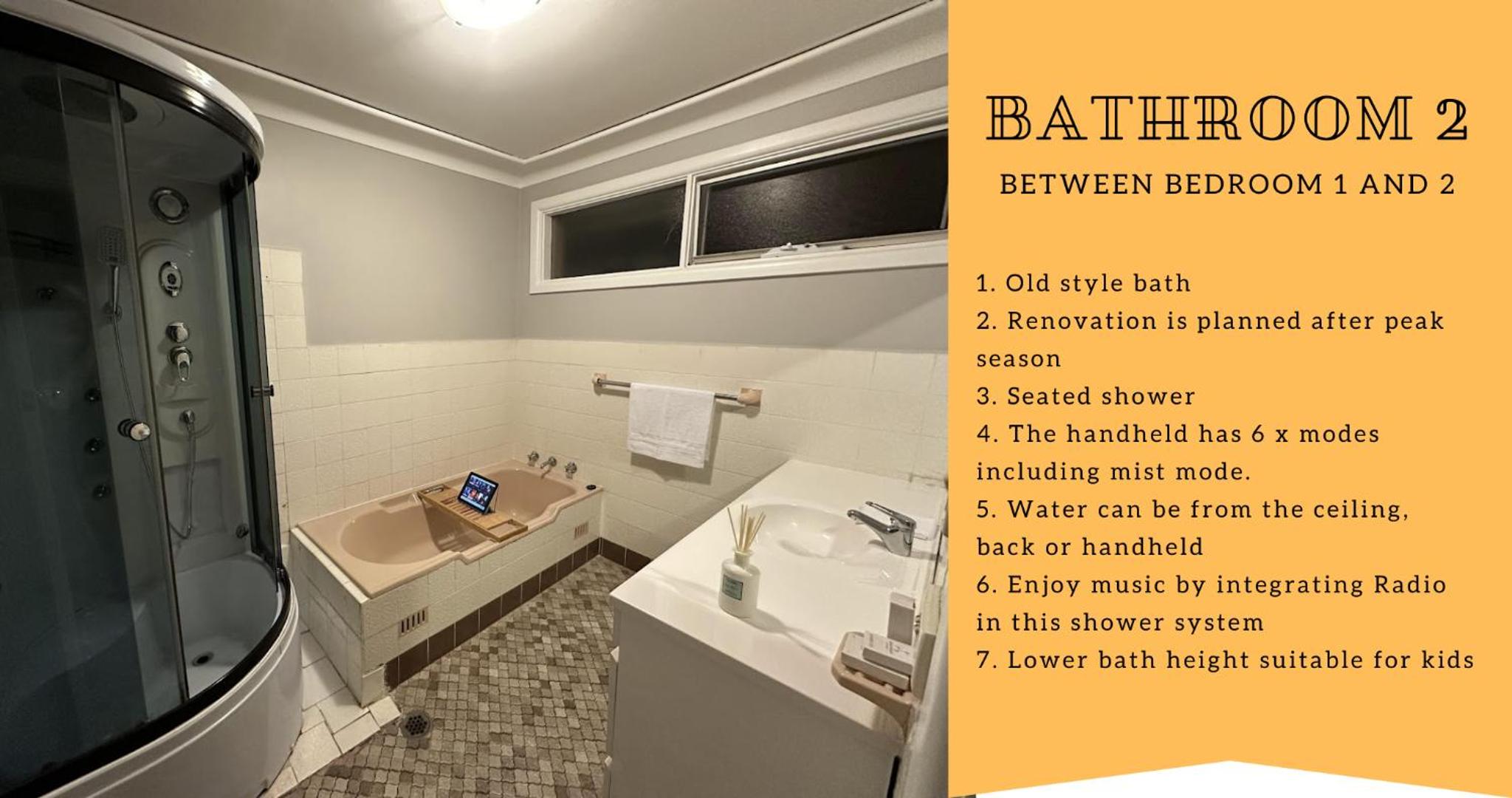 Pool - Arcade Games - Heated toilet seat - Air Conditioning- Hot Tub Spa - Electrical BBQ Grill at Golden Swan Holiday House