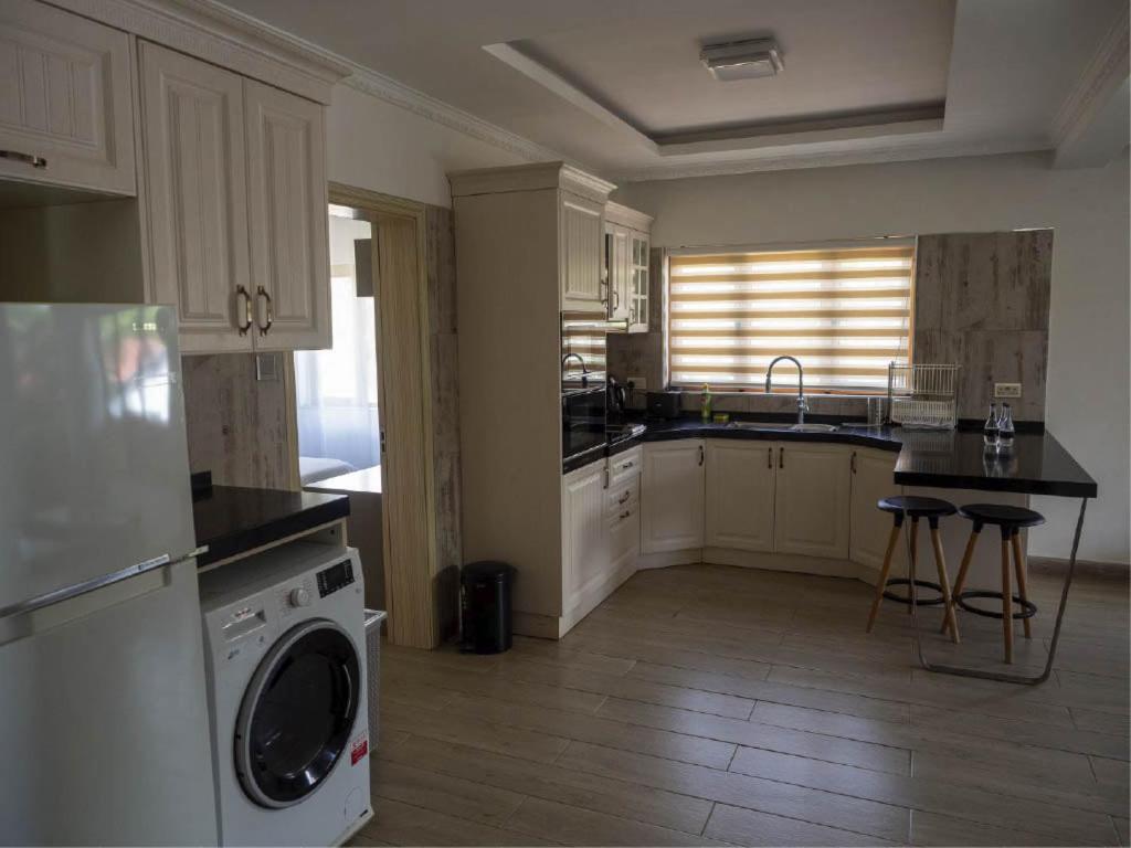 Cozy Sarit Apartment