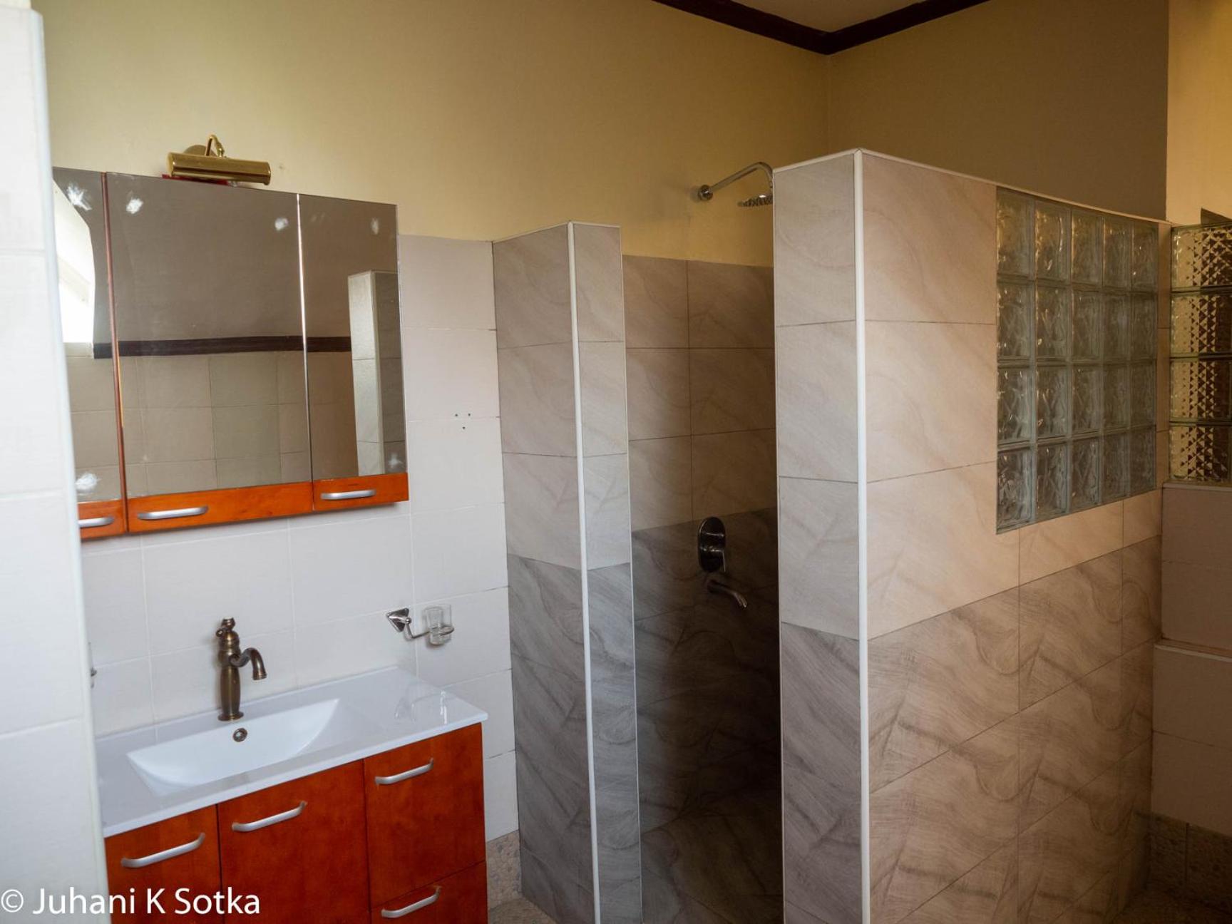 Cozy Sarit Apartment